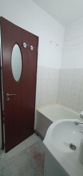 Inchiriez Apartament doua camere vis-a-vis Spitalul Militar