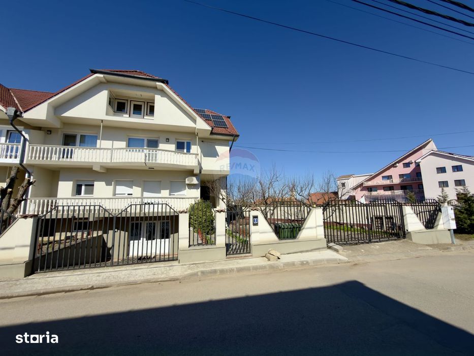 Casă / Vilă 8 camare cartier Beverly Hills Sanmartin