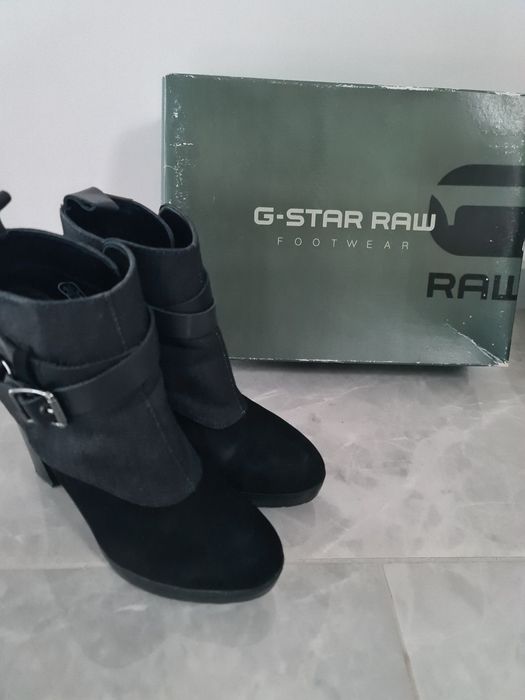 Дамско яке и обувки