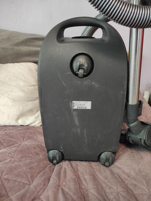 Прахосмукачка Миеле / Miele Complete C3