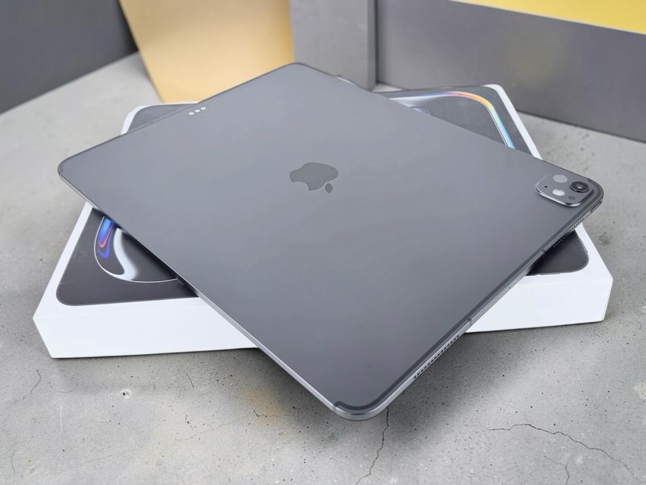 Таблет Apple iPad Pro 13" 8th Gen M5 Wi-Fi + Cellular 512GB Black 60 ЗАРЯДА! Гаранция!