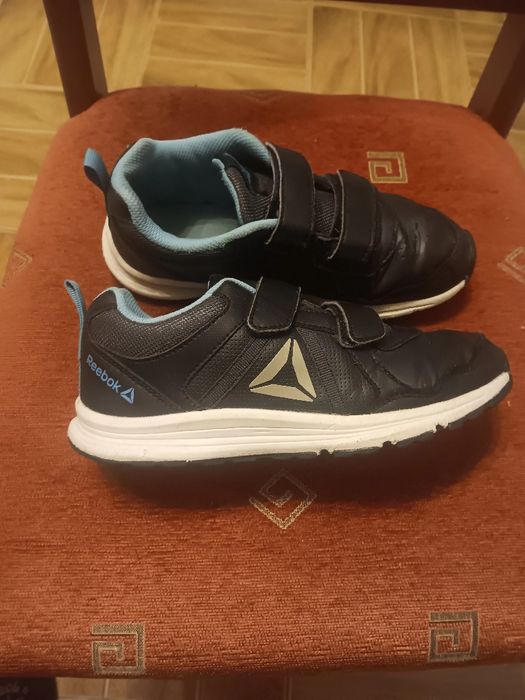 Продаеам маратонки REEBOK