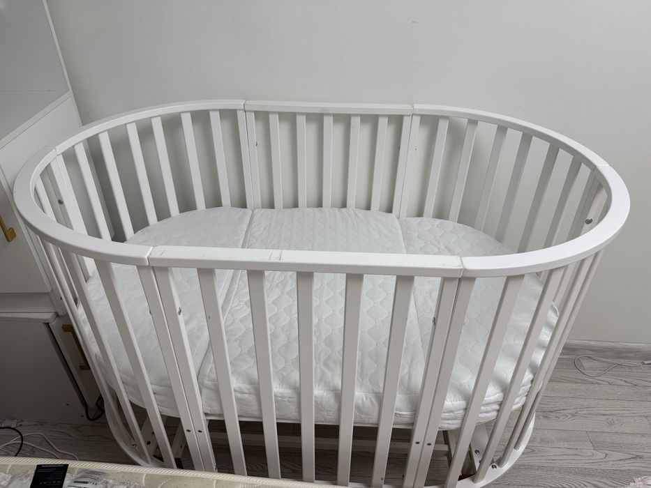 Манеж и бортиком