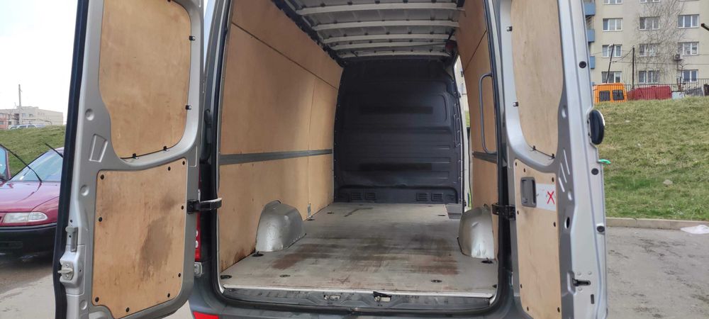 Бус под наем (Товарни бусове под наем София-Макси  база)