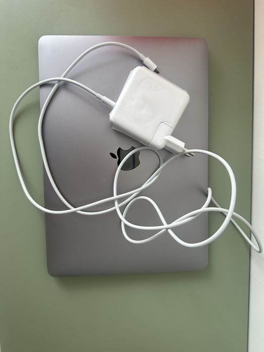 MacBook Pro 13 2020год