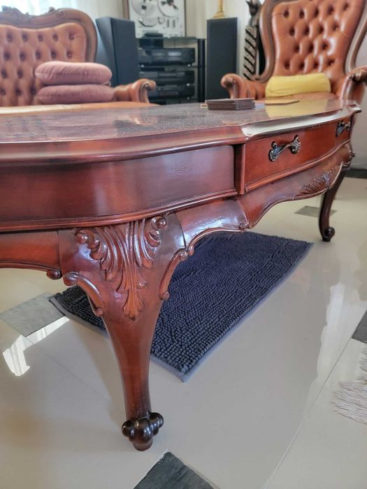 Set canapea si scaune piele stil Chesterfield