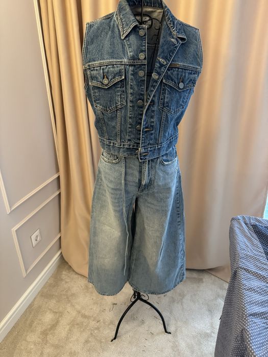 Дънки с бродерия Зара