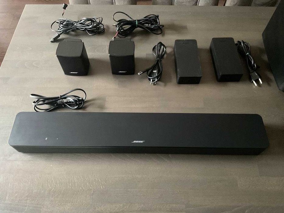 Bose Soundbar 300 . Bass Module 300 , Surround Speakers