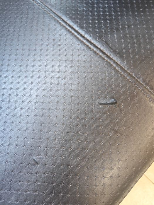 Продавам кожен диван