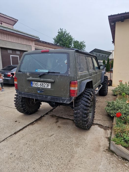 De vânzare jeep xj