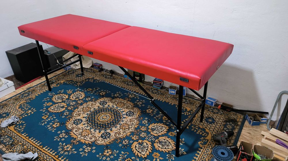 Кушетка для косметологии лашмекера и массажа