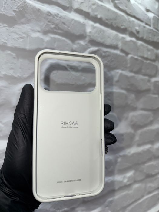 Rimowa Silver Case for iPhone 17 Pro / Max