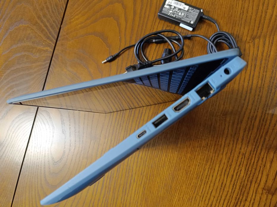 Лаптоп HP ProBook с IPS тъчскрийн дисплей и Windows 11