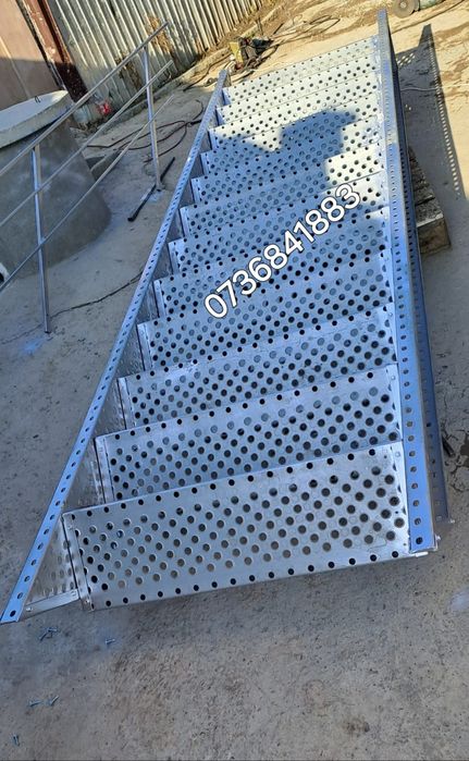 Scări metalice zincate 85x27
