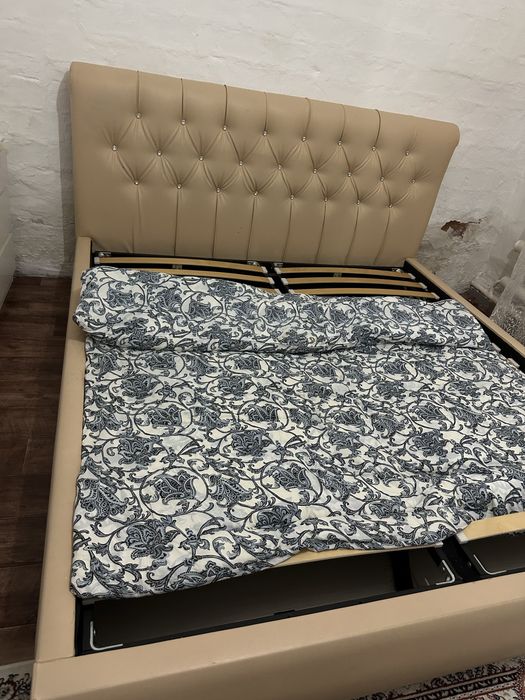 Двухместный кровать