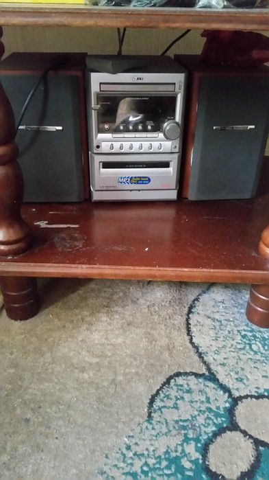 Продаю музыкальный центр