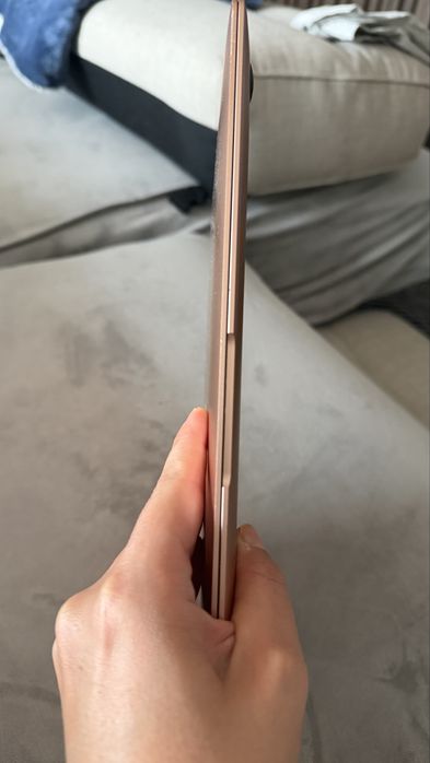 MacBook Air Retina 13” 2019 – Rose Gold – i5 – 8GB RAM – 128GB SSD