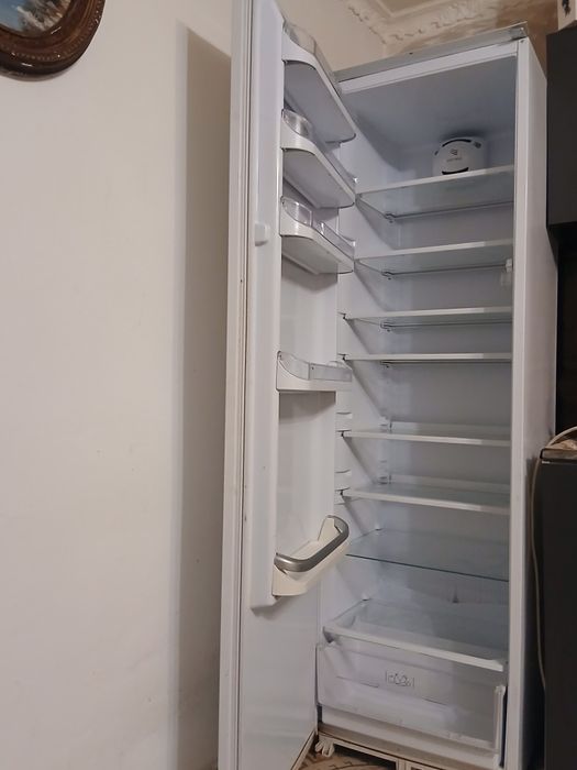 Vând două frigidere funcționale amândouă 700 lei amândouă