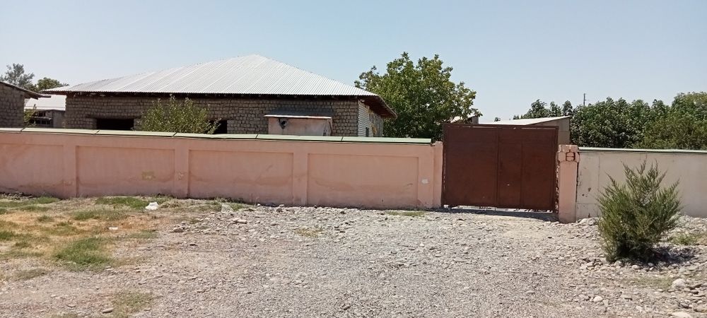 Уй сотилади лакатся яхши жойдан кучани усти
