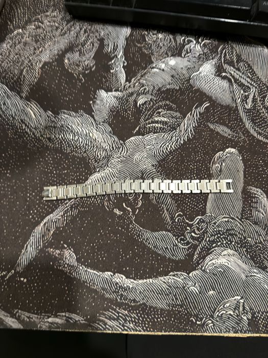 Гривна lacoste.