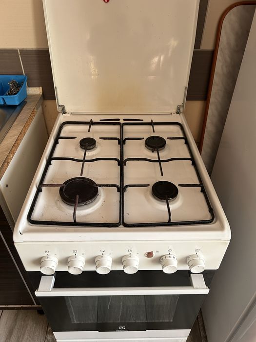 Aragaz electrolux  si hota