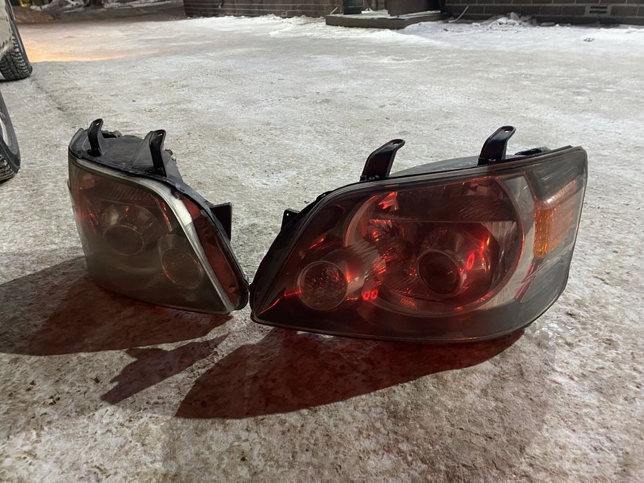 Продам фары ноах