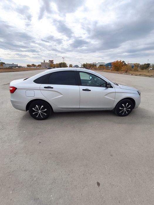 Автомобиль Лада Веста