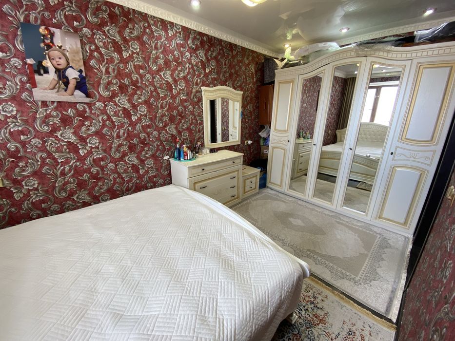 Продам спальный гарнитуру