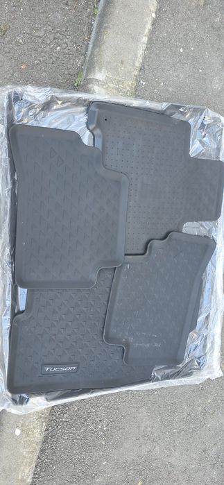 Vand 4 Anvelope TUCSON  215/65/R17 103 V XL