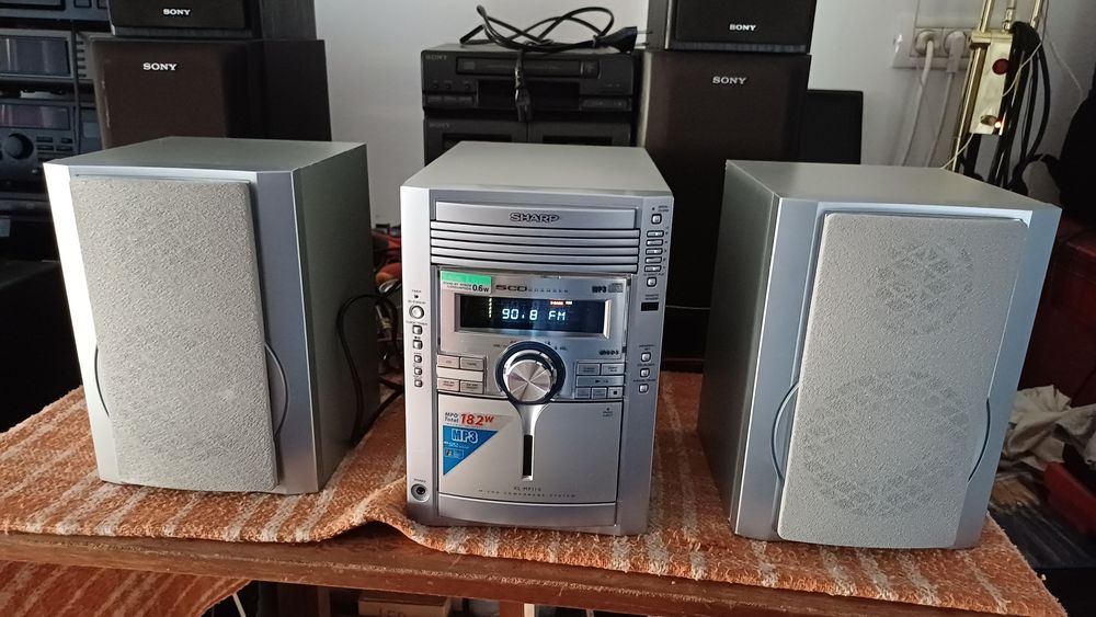 Se vinde mini sistem audio SHARP
