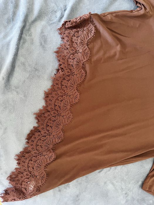 Tricou nou oversize cu dantela