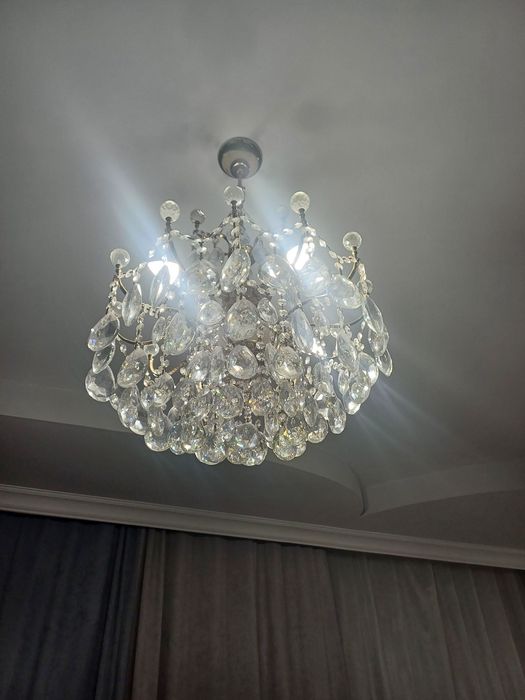 Продам люстры есть 2 шт