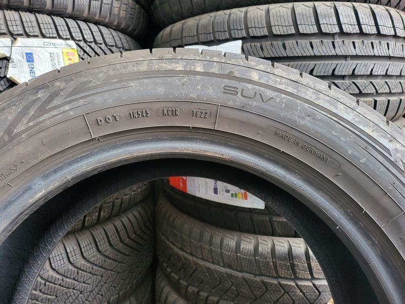 235/60/18 DUNLOP 4бр