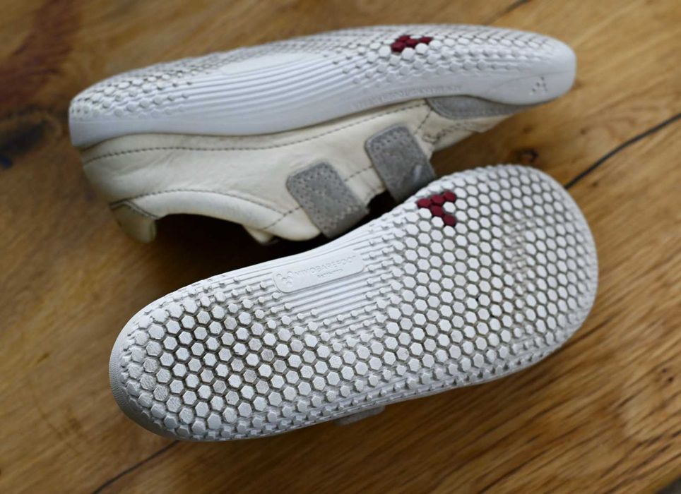 Vivobarefoot marime 30