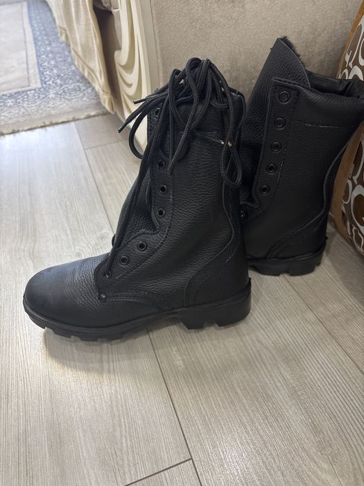 Продаю берцы зимние