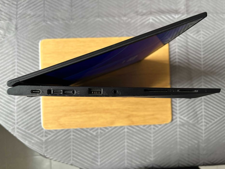 2в1 лаптоп и таблет: Lenovo ThinkPad X390 Yoga (i5,16GBDDR4,256GB SSD)