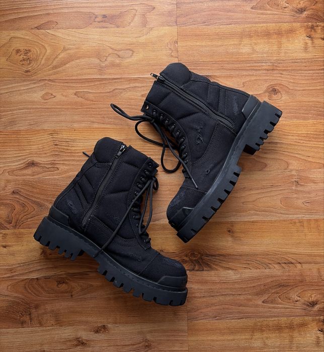 Balenciaga strike boots