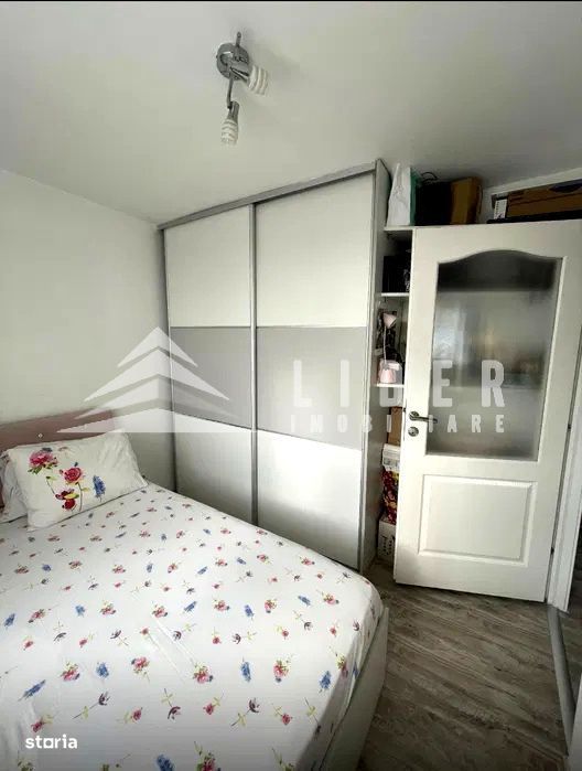 Apartament living cu bucatarie, dormitor de vanzare zona Piata Hermes