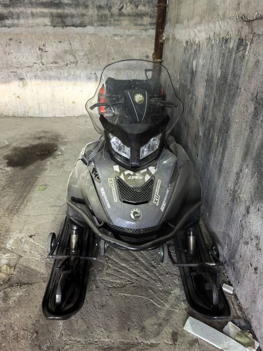 Продам снегоход Lynx