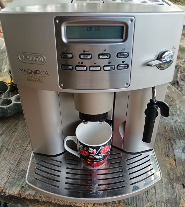 DeLonghi Magnifica, expresor cu râșniță, cafea, capucino, spumare lapte