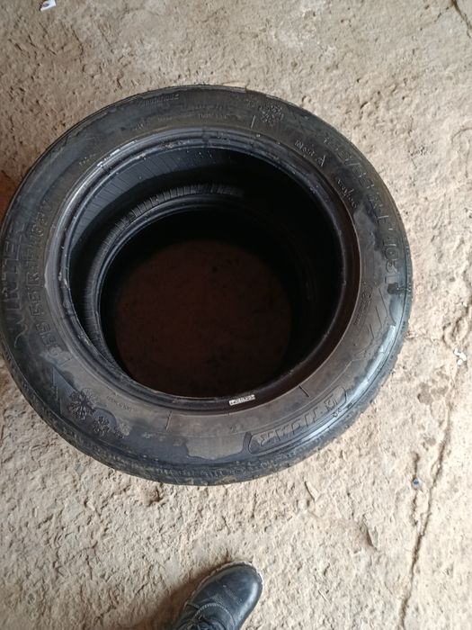 Зимние шины на авто б/у  2 шт