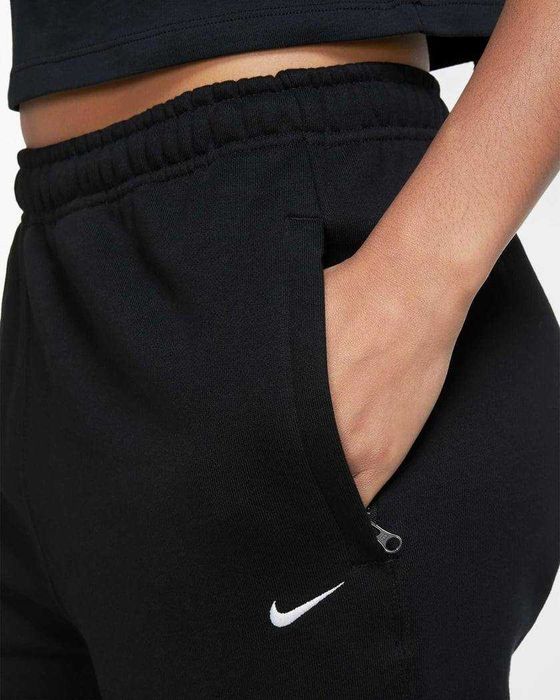 Vand pantalon trening Nike, femei, marimea L. NOI cu eticheta