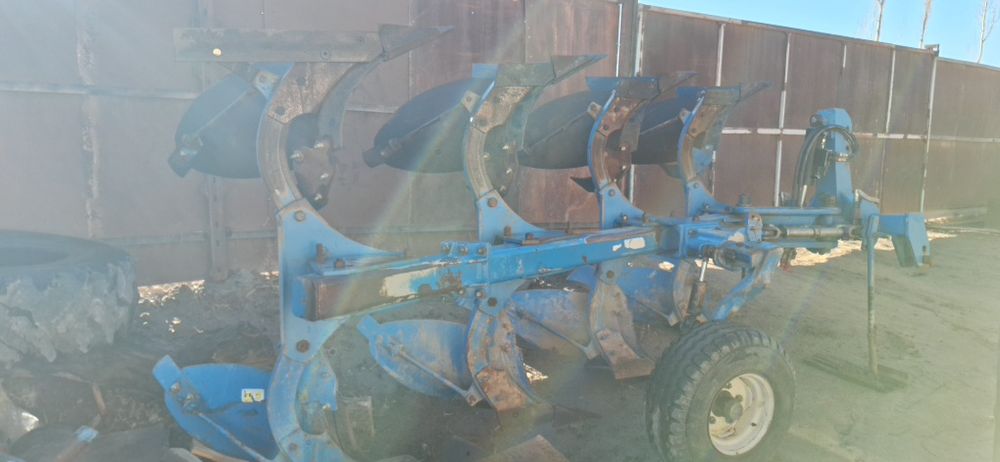 Плуг 3+1 сотилади нархини келишамиз