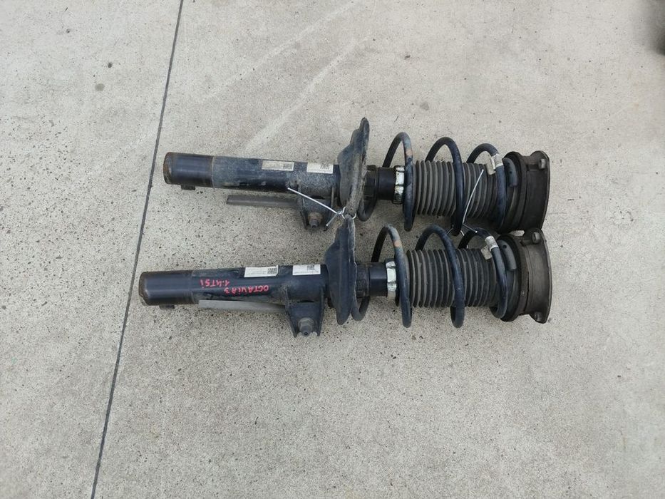 set amortizoare telescoape cu arcuri spate 1.4 tsi cpw skoda octavia 3  5q0412013r
