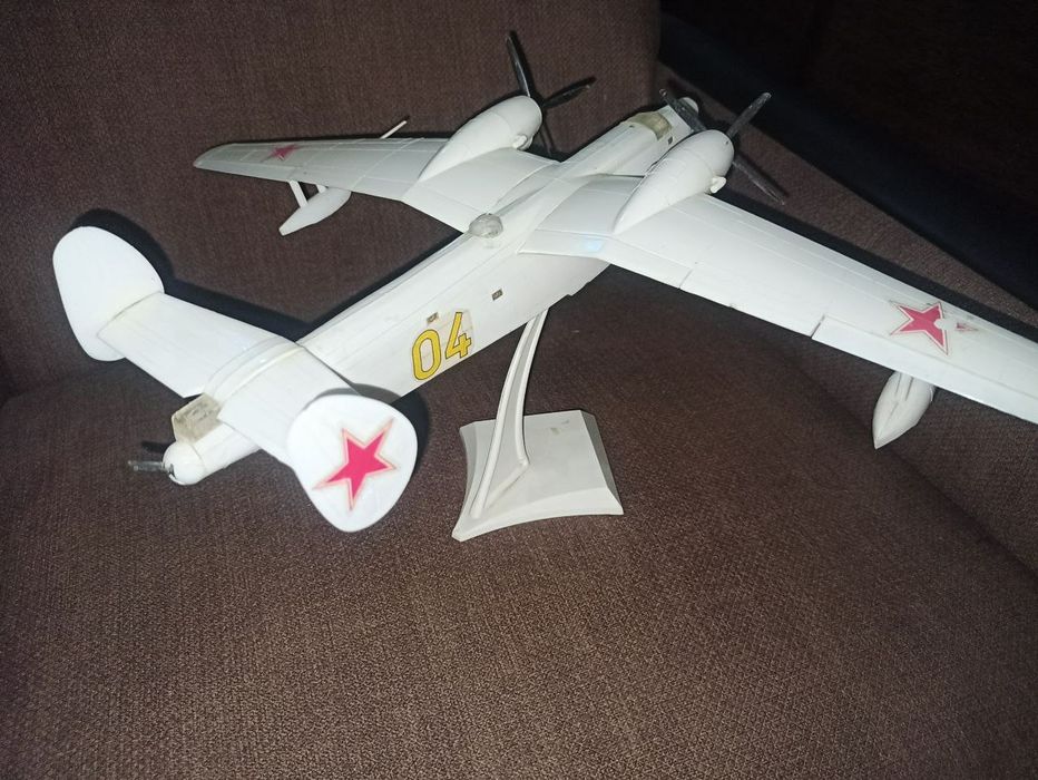 Модель самолёта БЕ-6 пластикарт ГДР