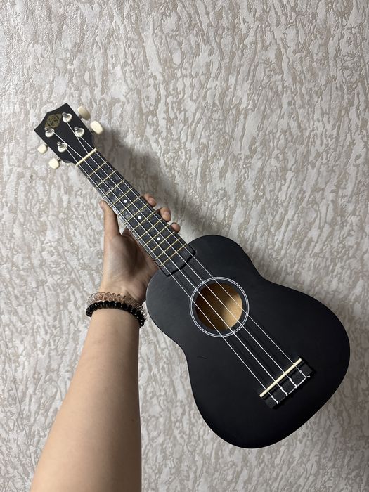 Укулеле, черное