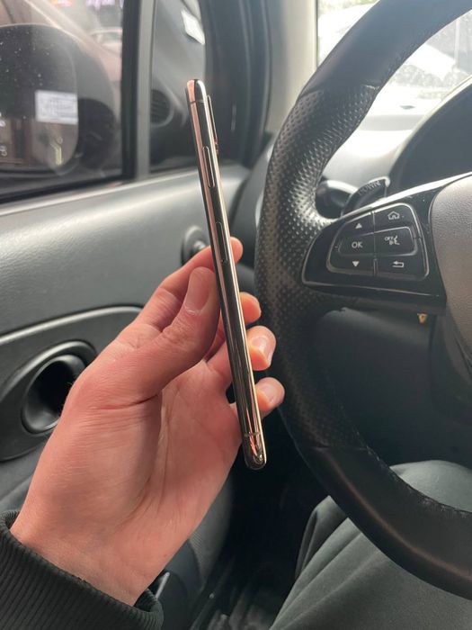 iPhone XS Max Gold aybi yo’q