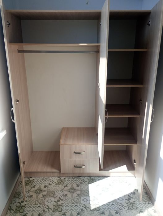 Продам шкаф для одежды