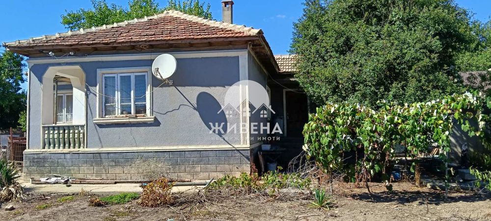 Продават се две къщи в един двор, с.Царичино, обл. Добрич