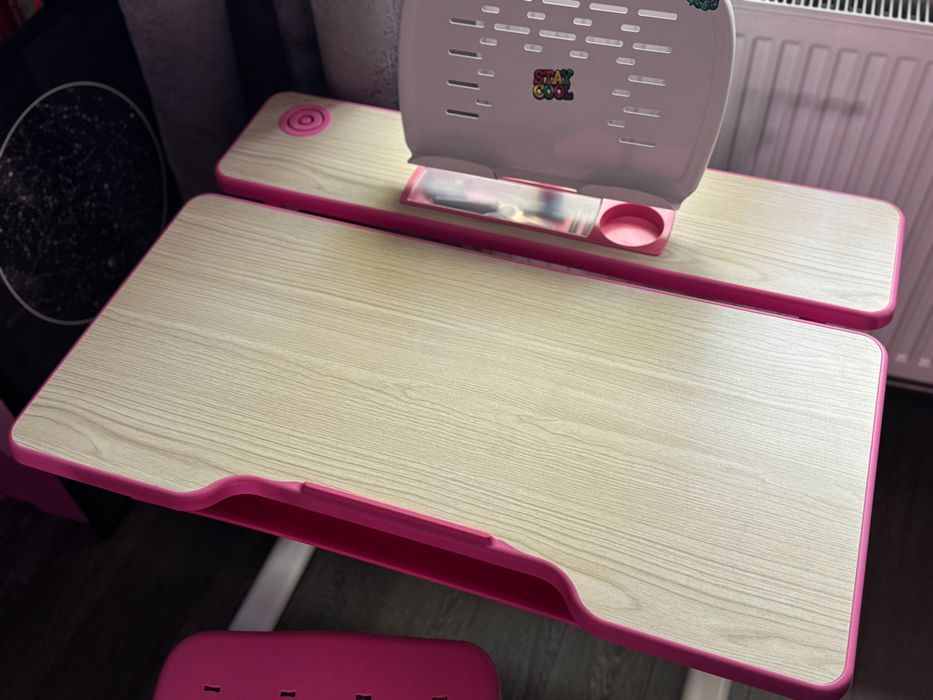 Set birou si scaun copii ergonomic reglabil in înălțime ErgoK IVY roz